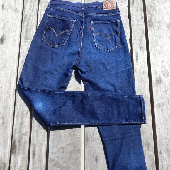 Levi's - Picture 1 of 5